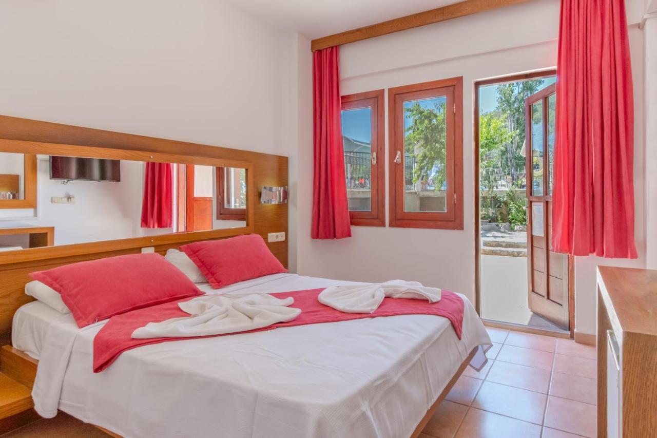 Standard Double Room,1371720413:JPEG