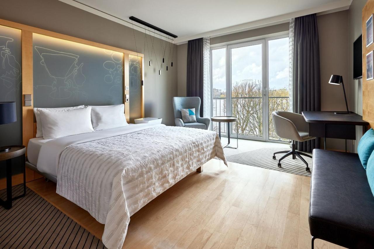 Deluxe Room partial Alster view