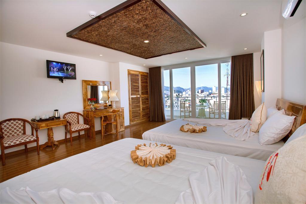 Senior Deluxe Family Room Balcony
