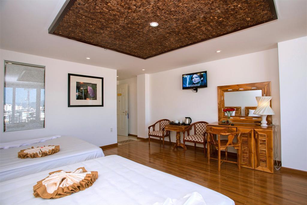 Senior Deluxe Family Room Balcony