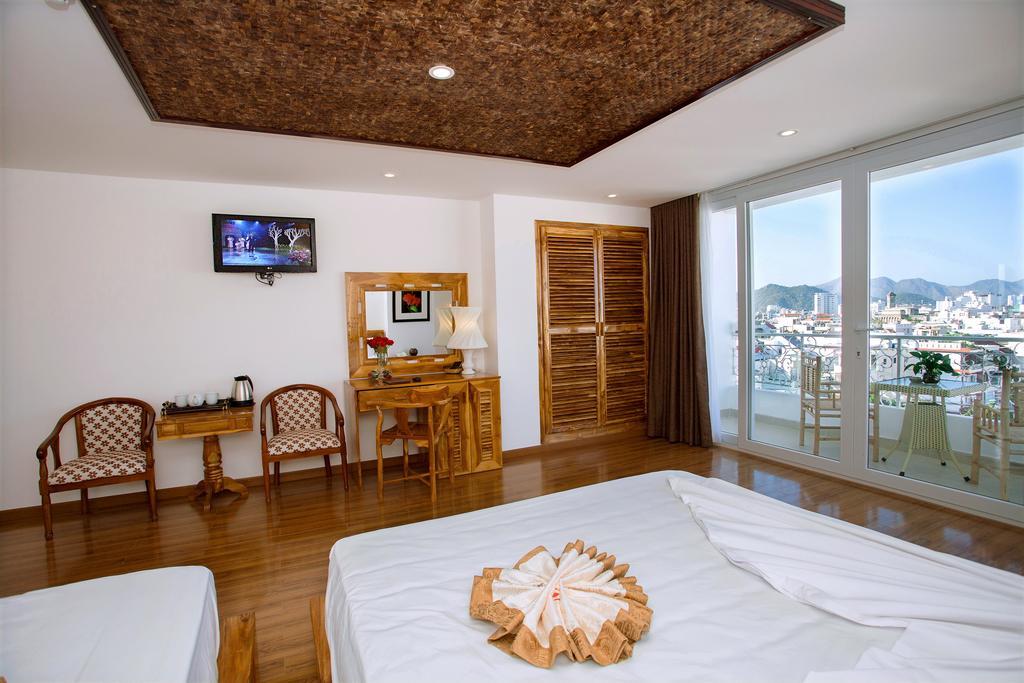 Senior Deluxe Family Room Balcony