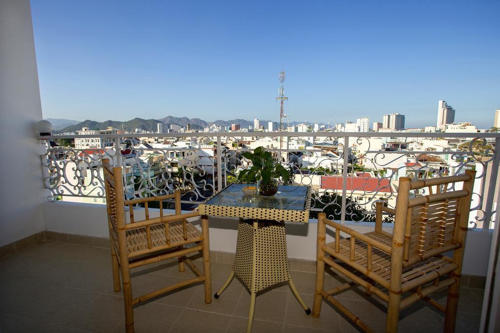 Senior Deluxe Family Room Balcony