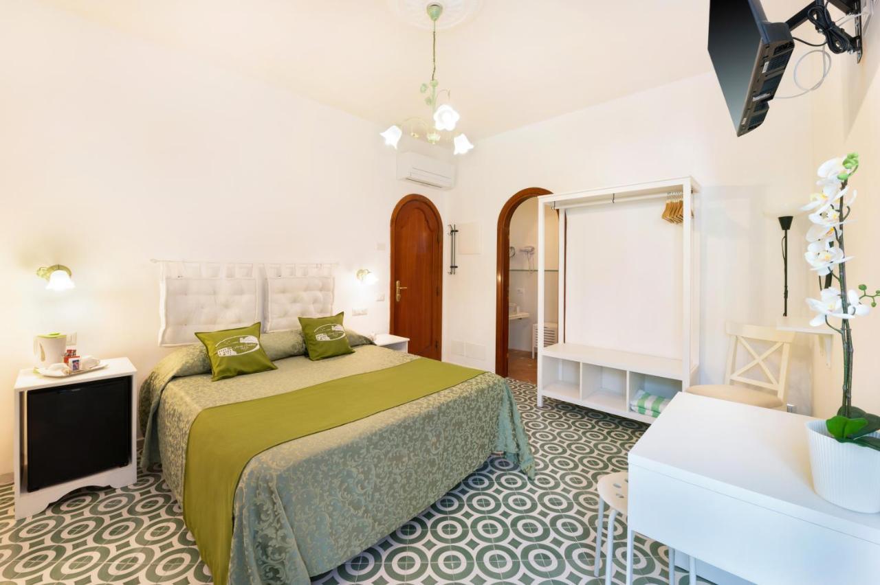 Double or Twin Room Sea View