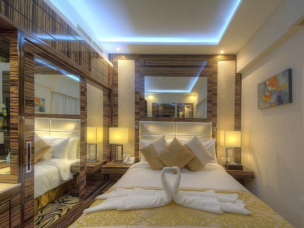 Standard Zimmer mit Kingsize-Bett/2 Einzelbetten