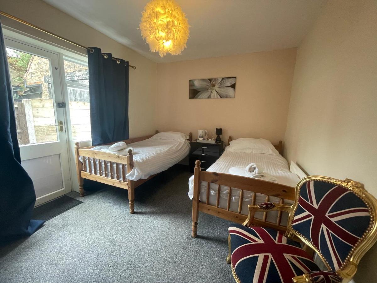 Twin Room En-Suite Ground Floor,1639587558:JPEG