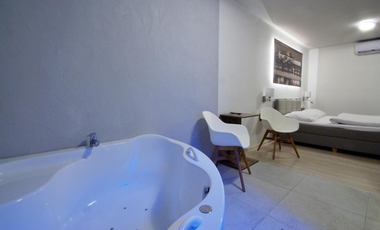 Double Room Spa Bath