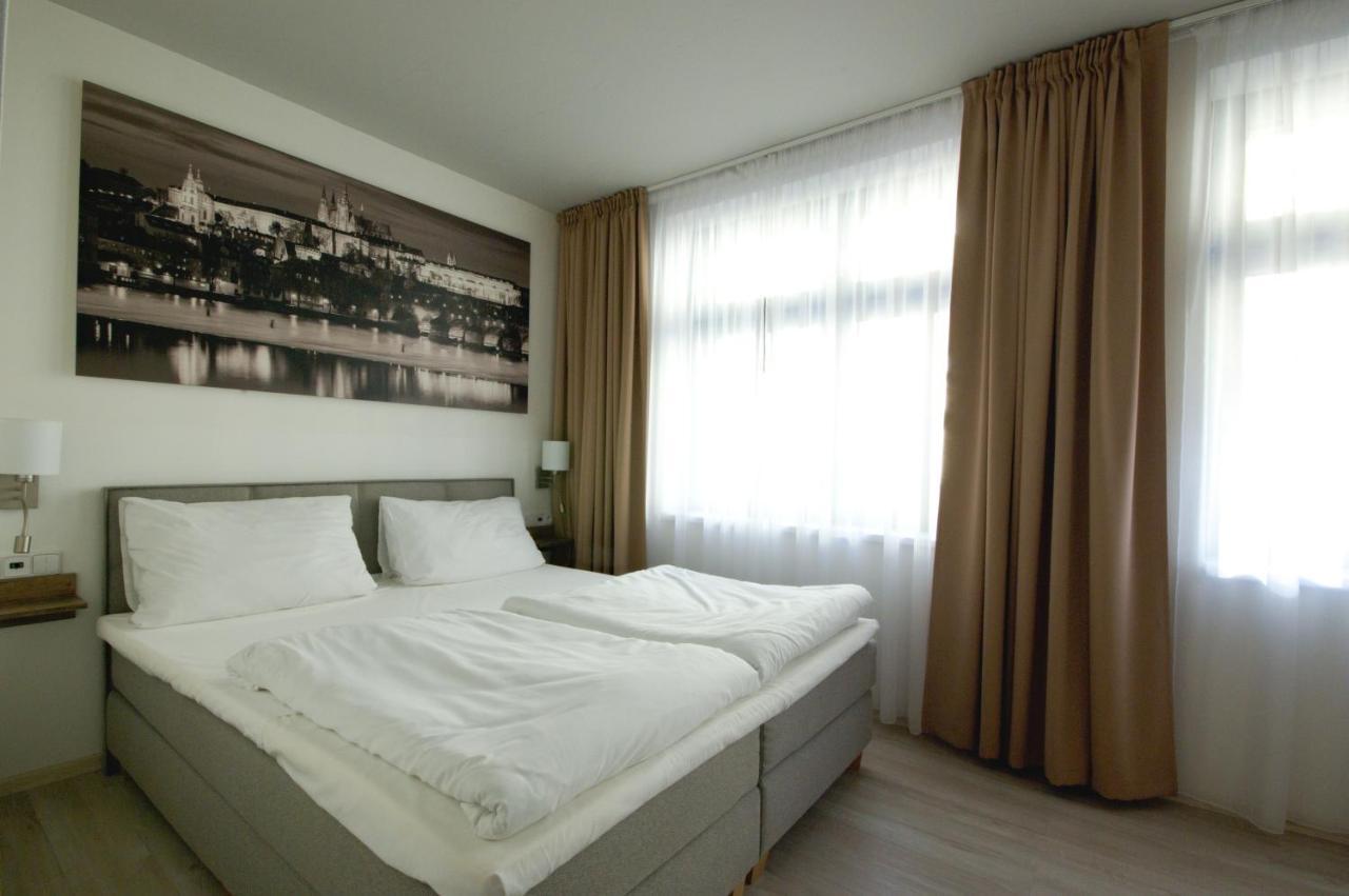 Quarto Duplo