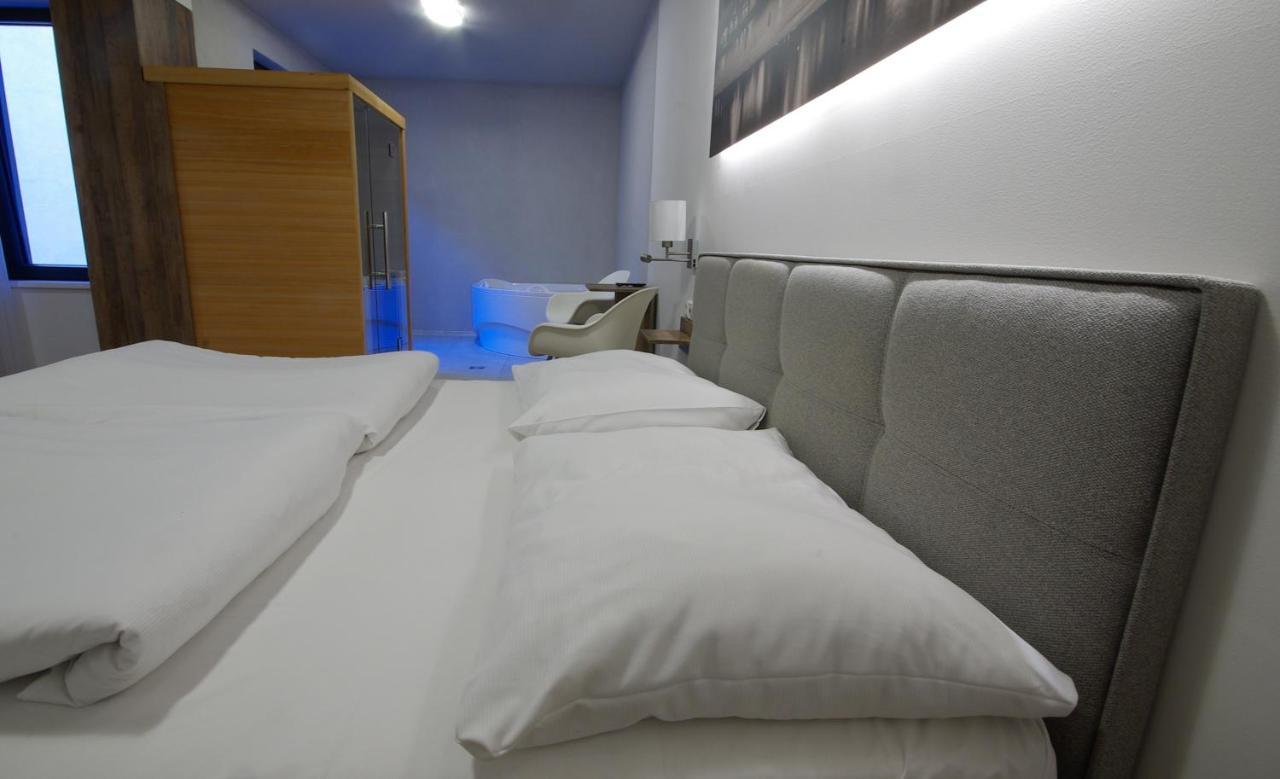 Double Room Spa Bath