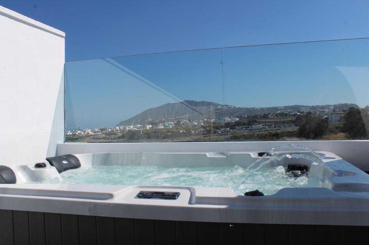 Deluxe Suite Outdoor Hot Tub Split Level