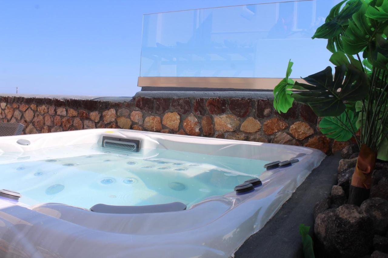 Junior Suite Outdoor Hot Tub