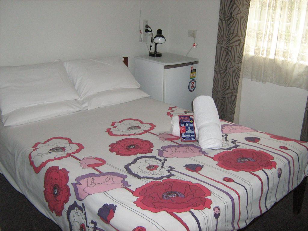 Standard Double Room with Shared Bathroom