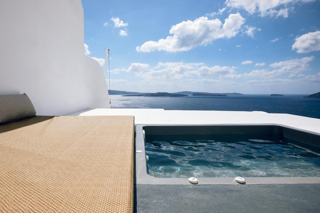 Deluxe Suite outdoor heated jetted tub