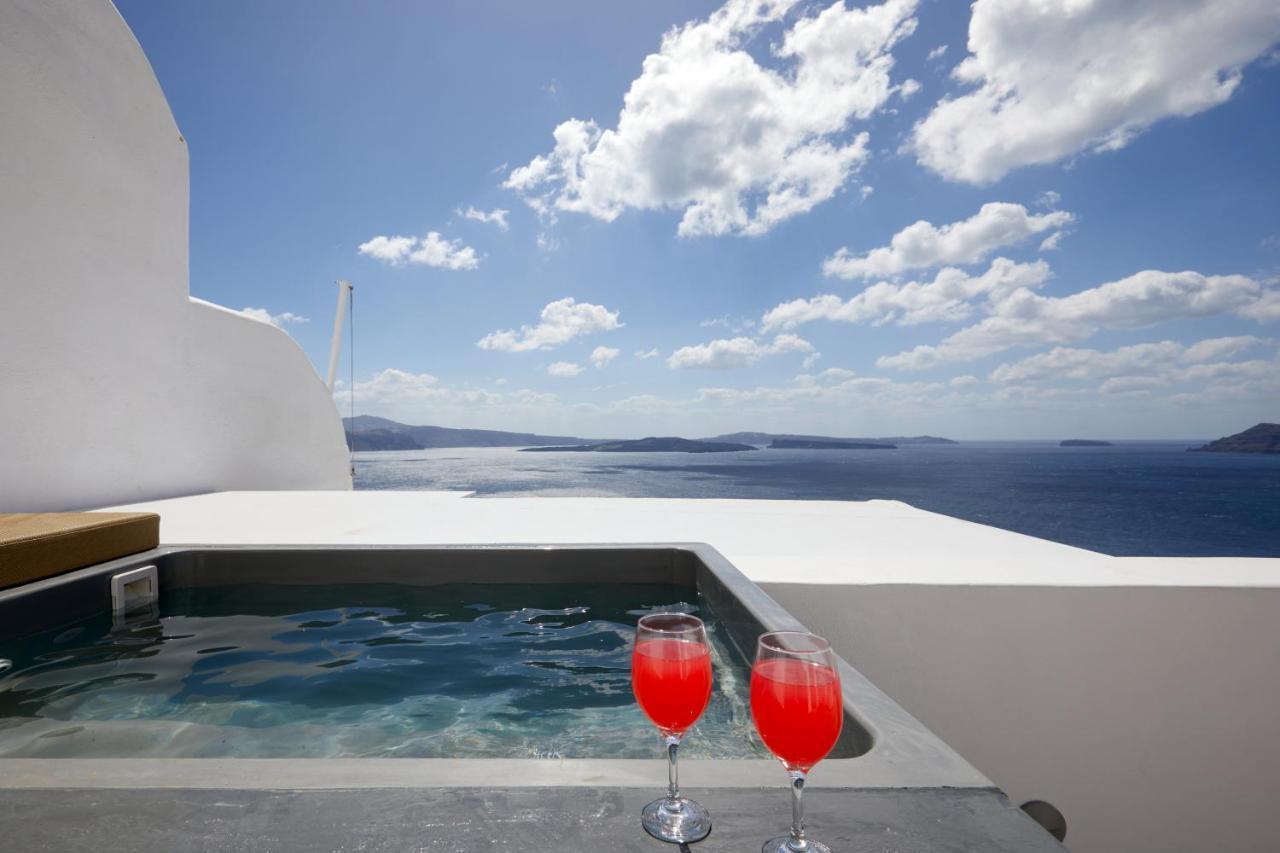 Deluxe Suite outdoor heated jetted tub