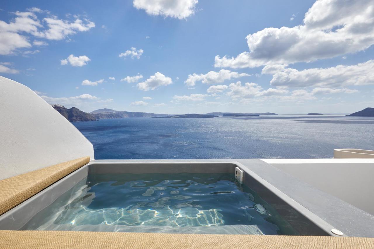 Family Suite Outdoor Heated Jetted Tub