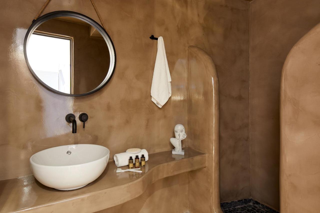 Family Suite Outdoor Heated Jetted Tub