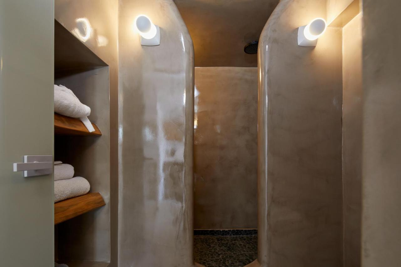 Honeymoon Suite outdoor heated jetted tub