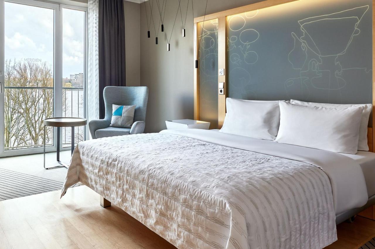 Deluxe Room partial Alster view