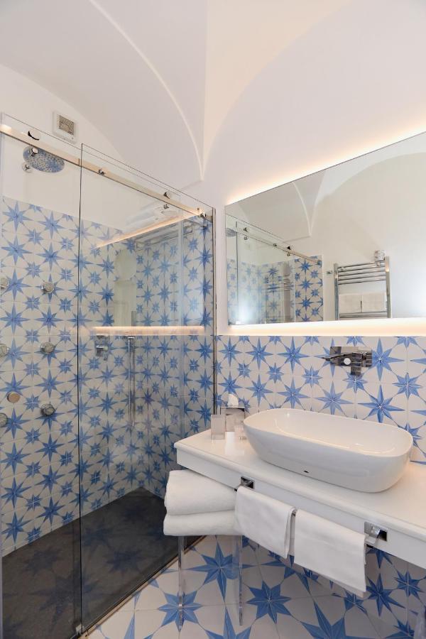 Deluxe Triple Room Terrace Sea View