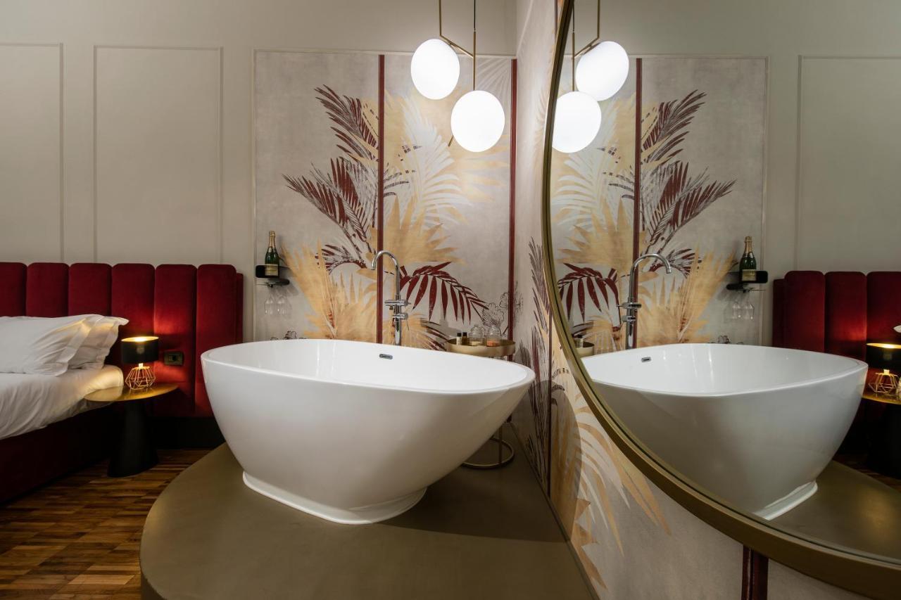 Deluxe Double Room Bath