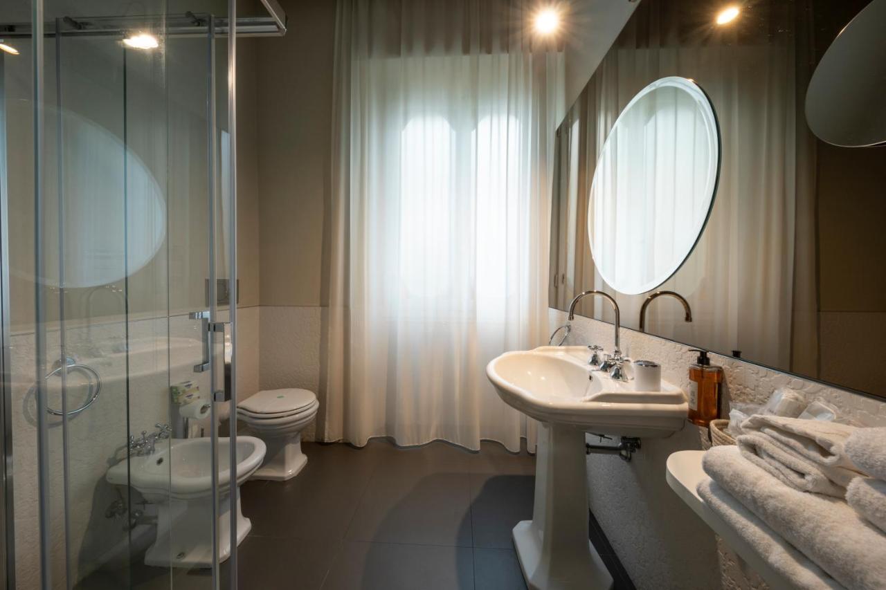 Deluxe Double Room Bath