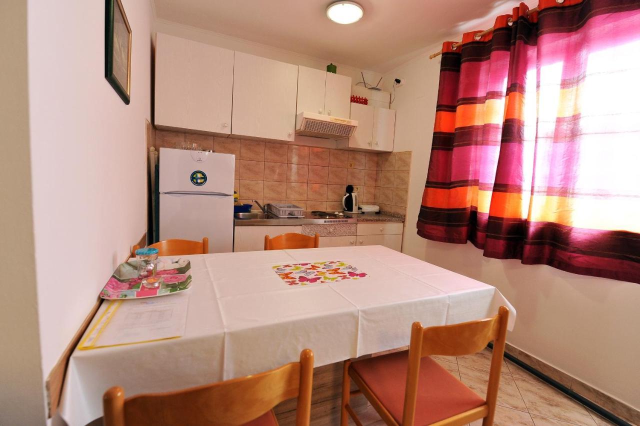 One-Bedroom Apartment Terrace Garden View