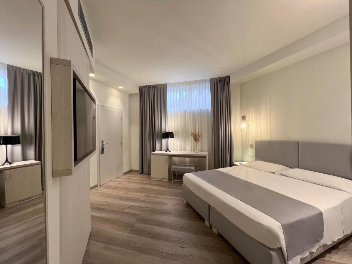 Single Room with Beach Package