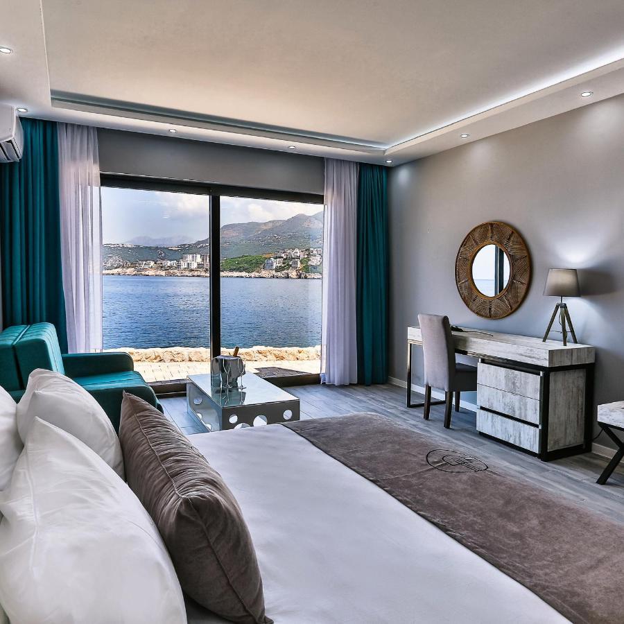 Bungalow Water Front