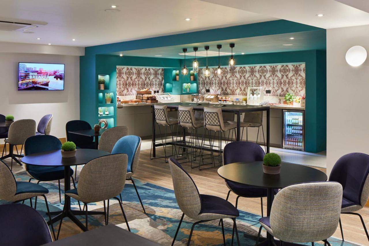 Executive Queen Room Executive Lounge Access