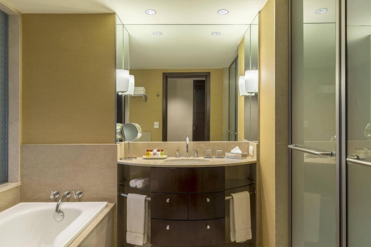 Suíte com 1 Quarto e 2 Camas