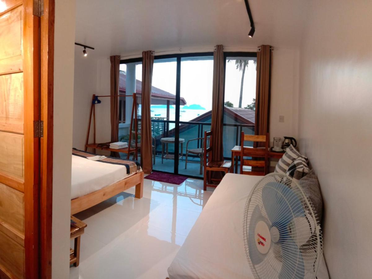 Deluxe Triple Room Sea View