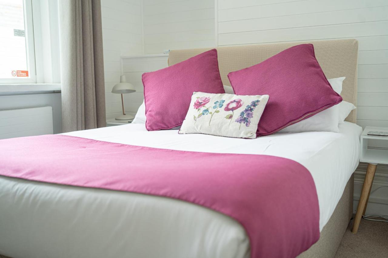 Small Double Room,1382395376:JPEG