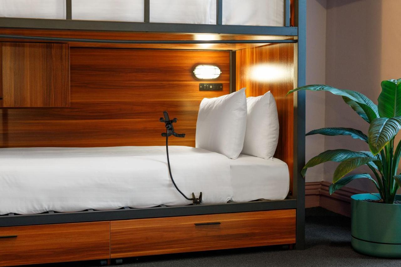 Bed 8-Bed Dormitory Room 18-35 years only