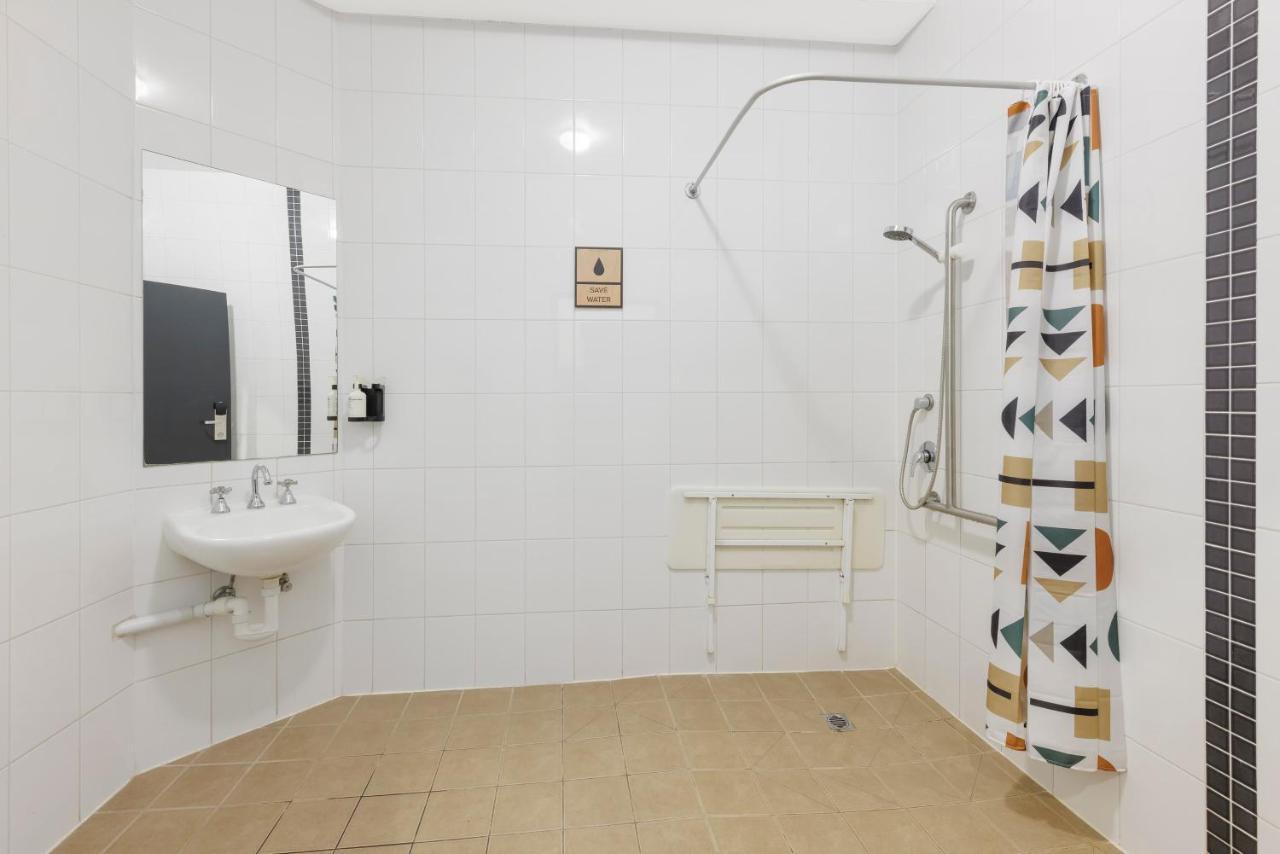 Bed 8-Bed Dormitory Room 18-35 years only