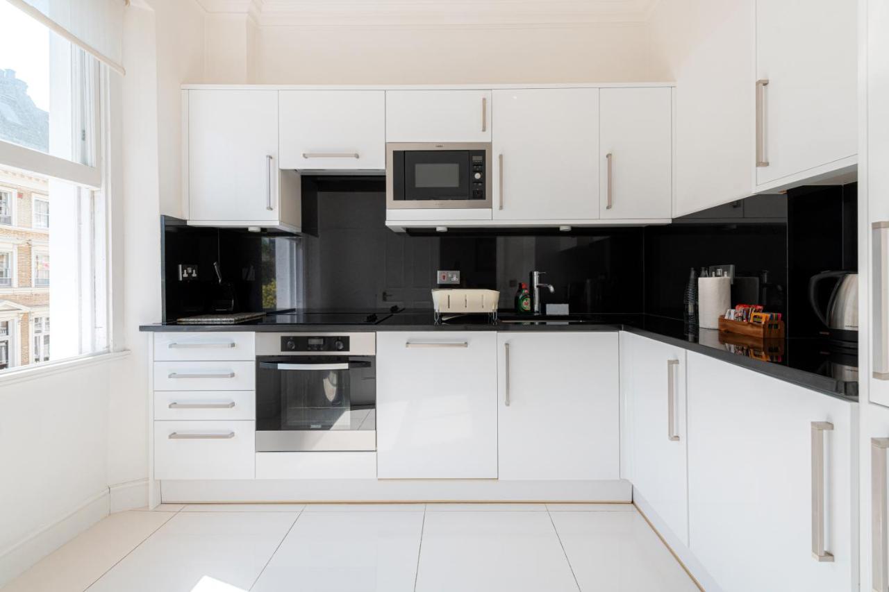 Superior One-Bedroom Apartment