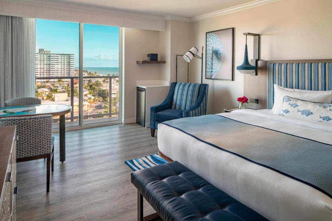 Guest room 1 King Partial ocean view Balcony