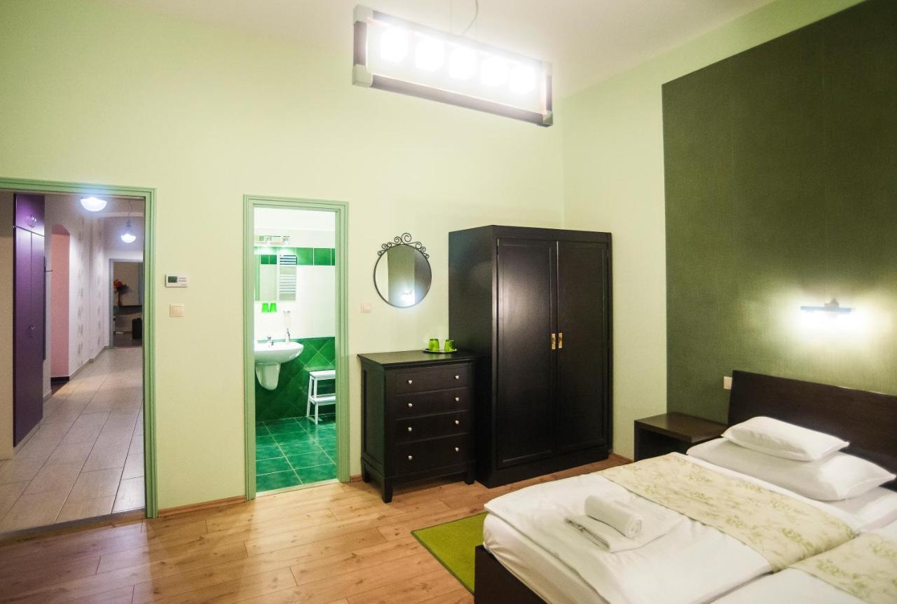 Quadruple Room Private Bathroom