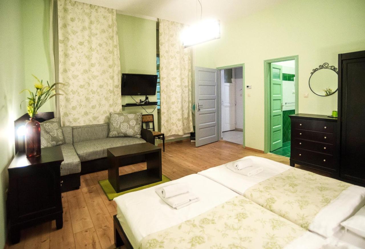 Quadruple Room Private Bathroom