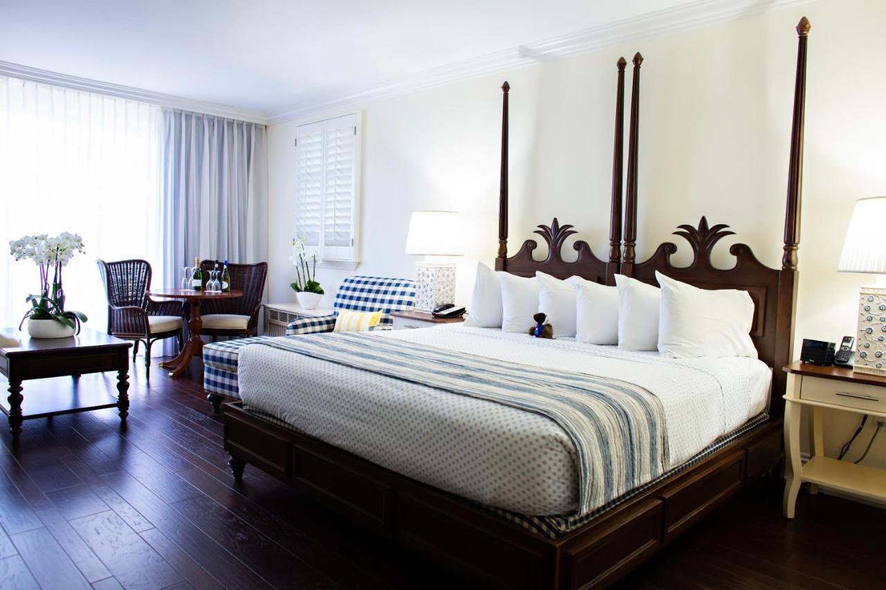 Deluxe King Room Lake View Balcony