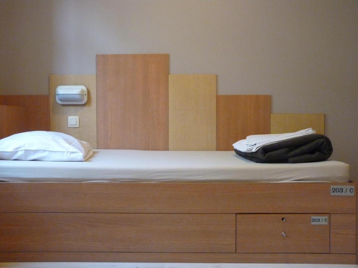 Bed 4-Bed Female Dormitory Room