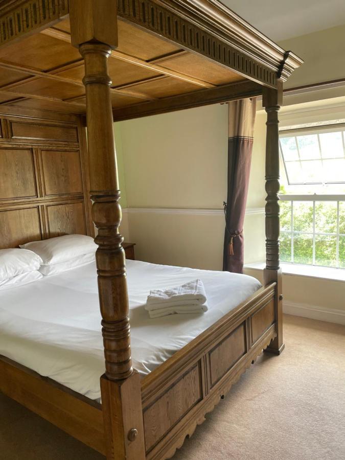 Double Room Four Poster Bed