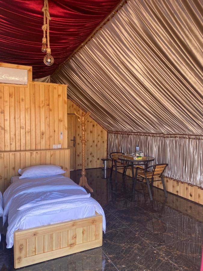 Deluxe King Suite