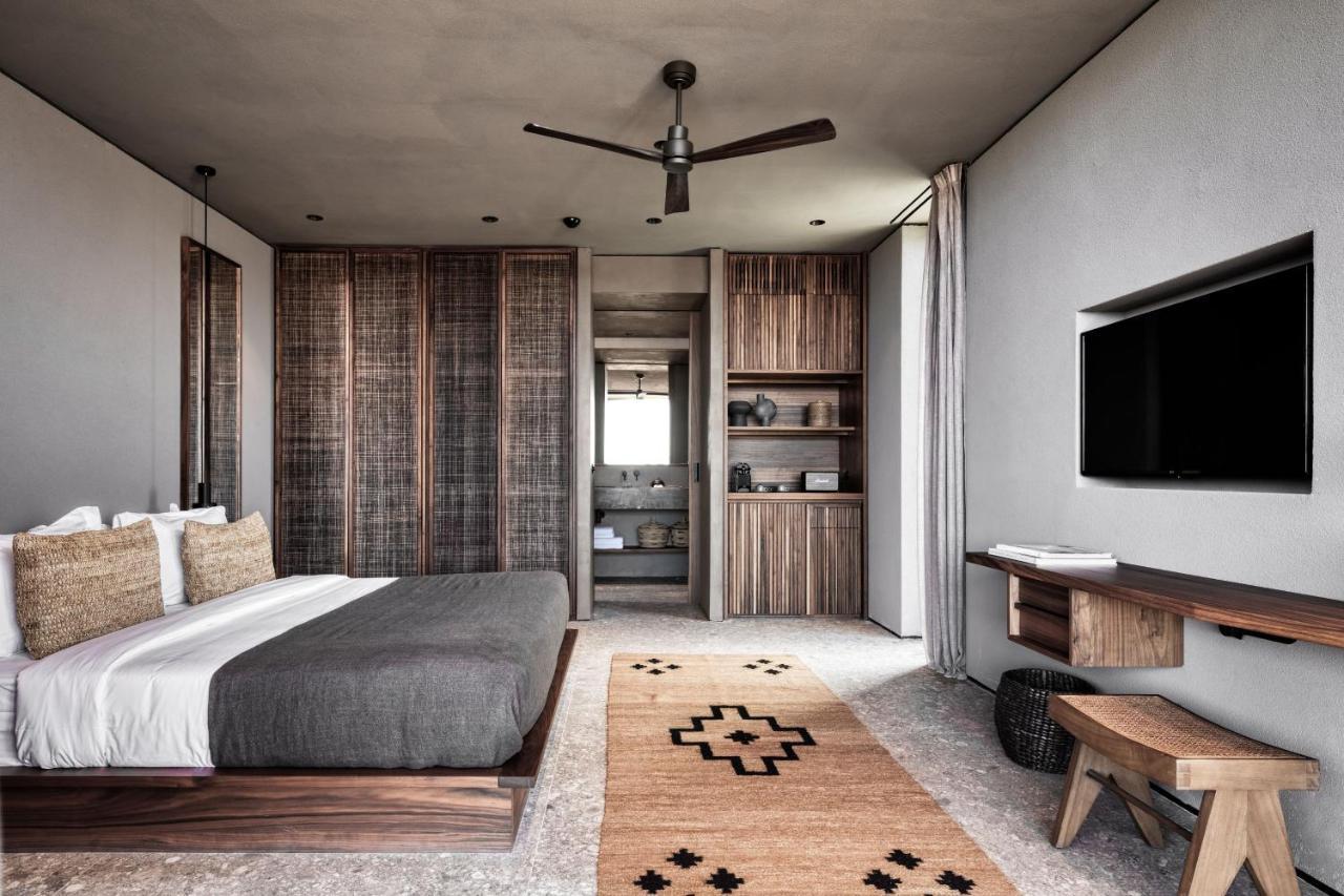 Tropische Bungalow met 1 Kingsize Bed en Balkon - Uitzicht op de Tuin