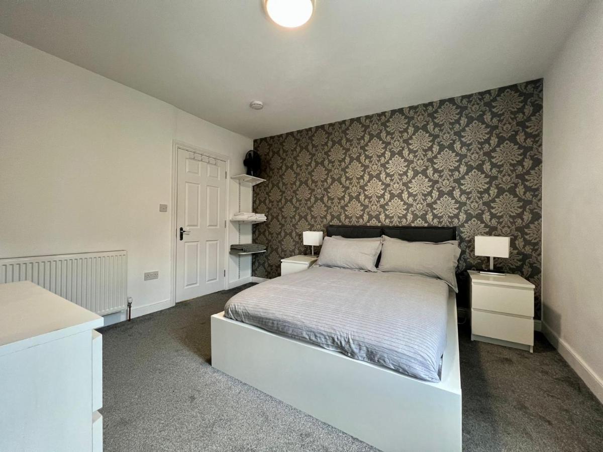 Deluxe Double Room Shower