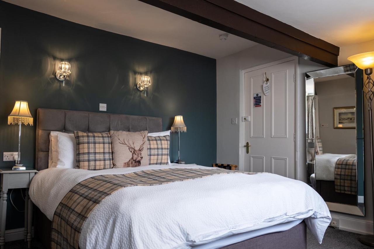 Deluxe Double Room Shower