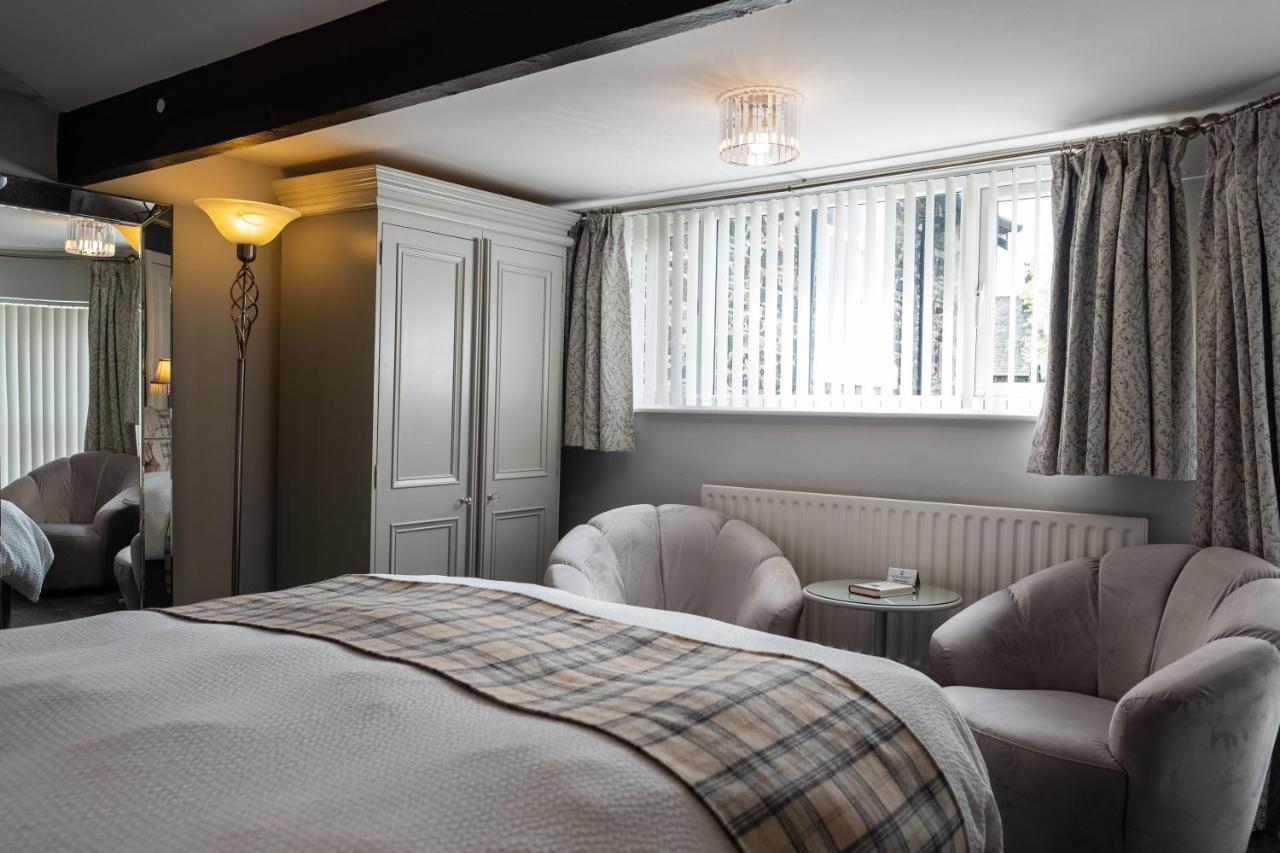 Deluxe Double Room Shower