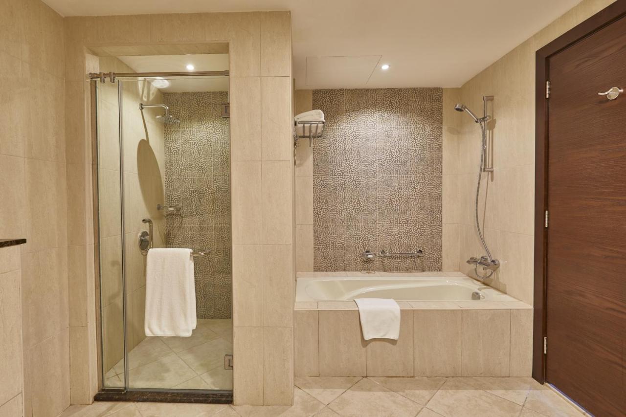 Deluxe King Room Sea View