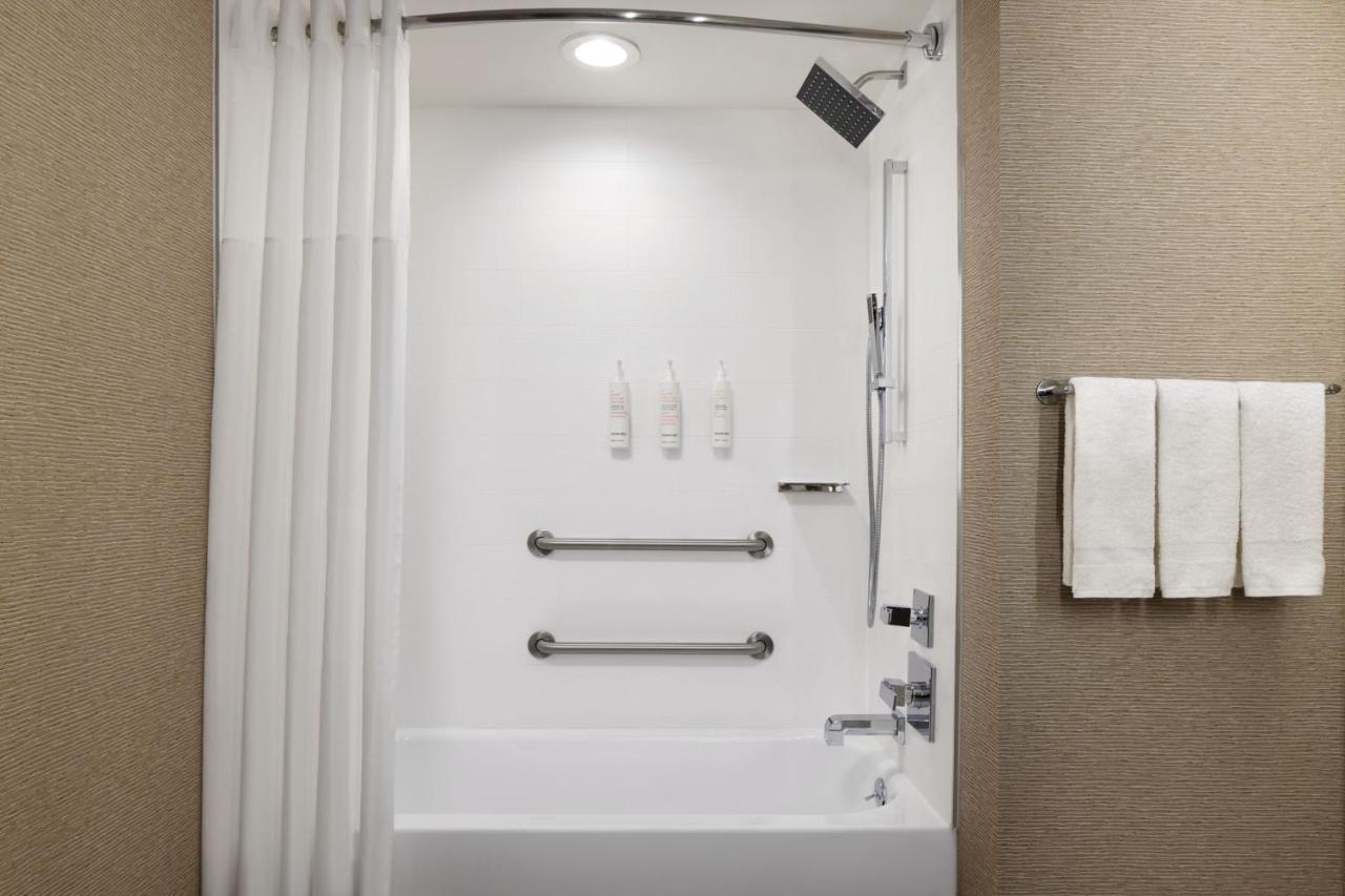 Doppelzimmer mit 2 Doppelbetten