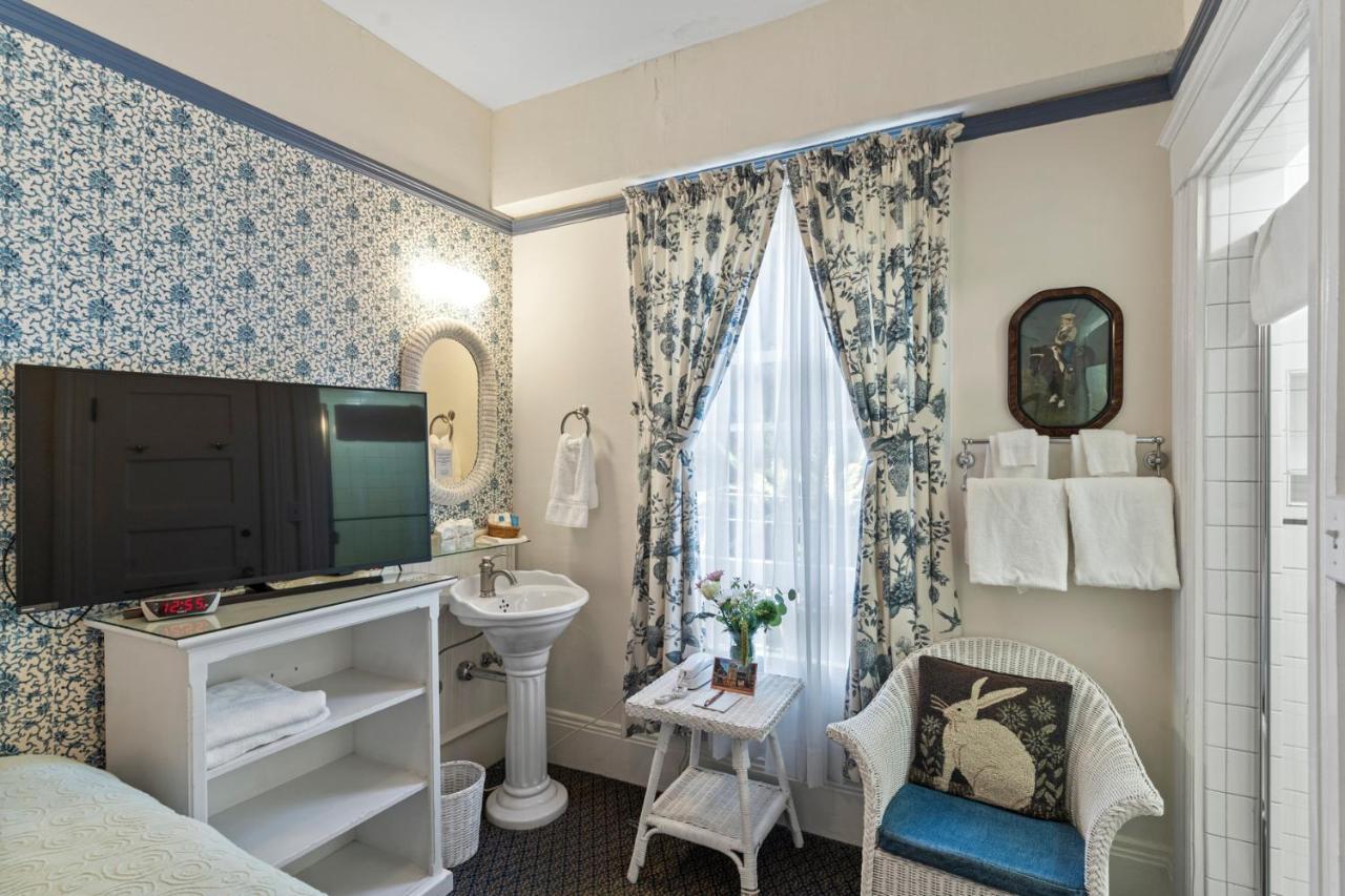 Double Room Shared Toilet