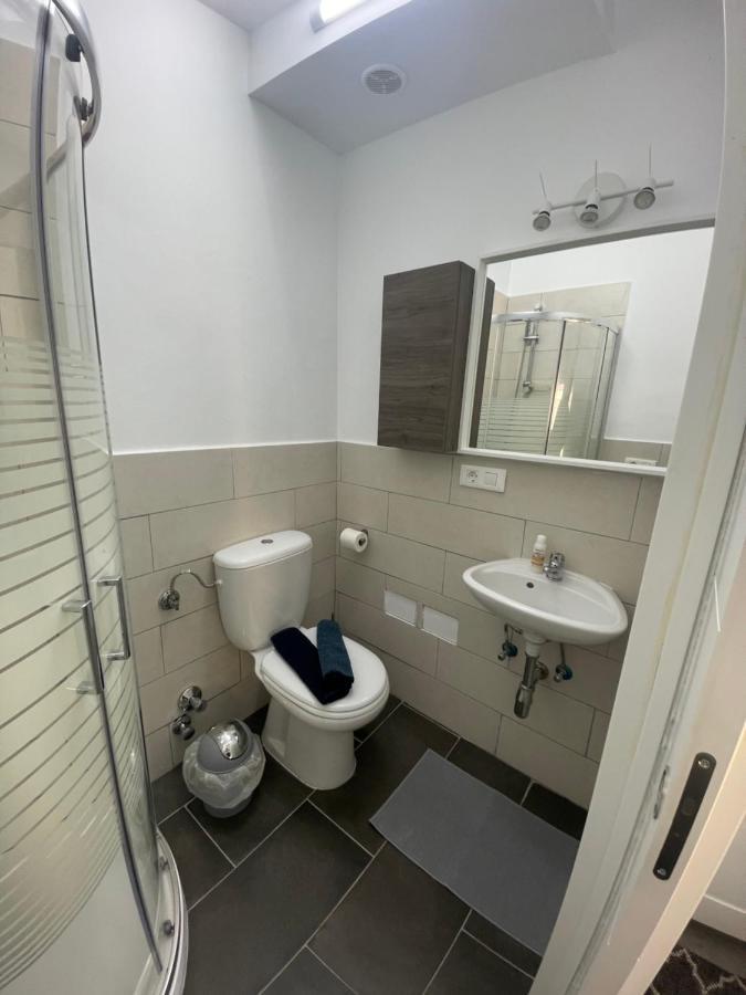 Double Room Private Bathroom