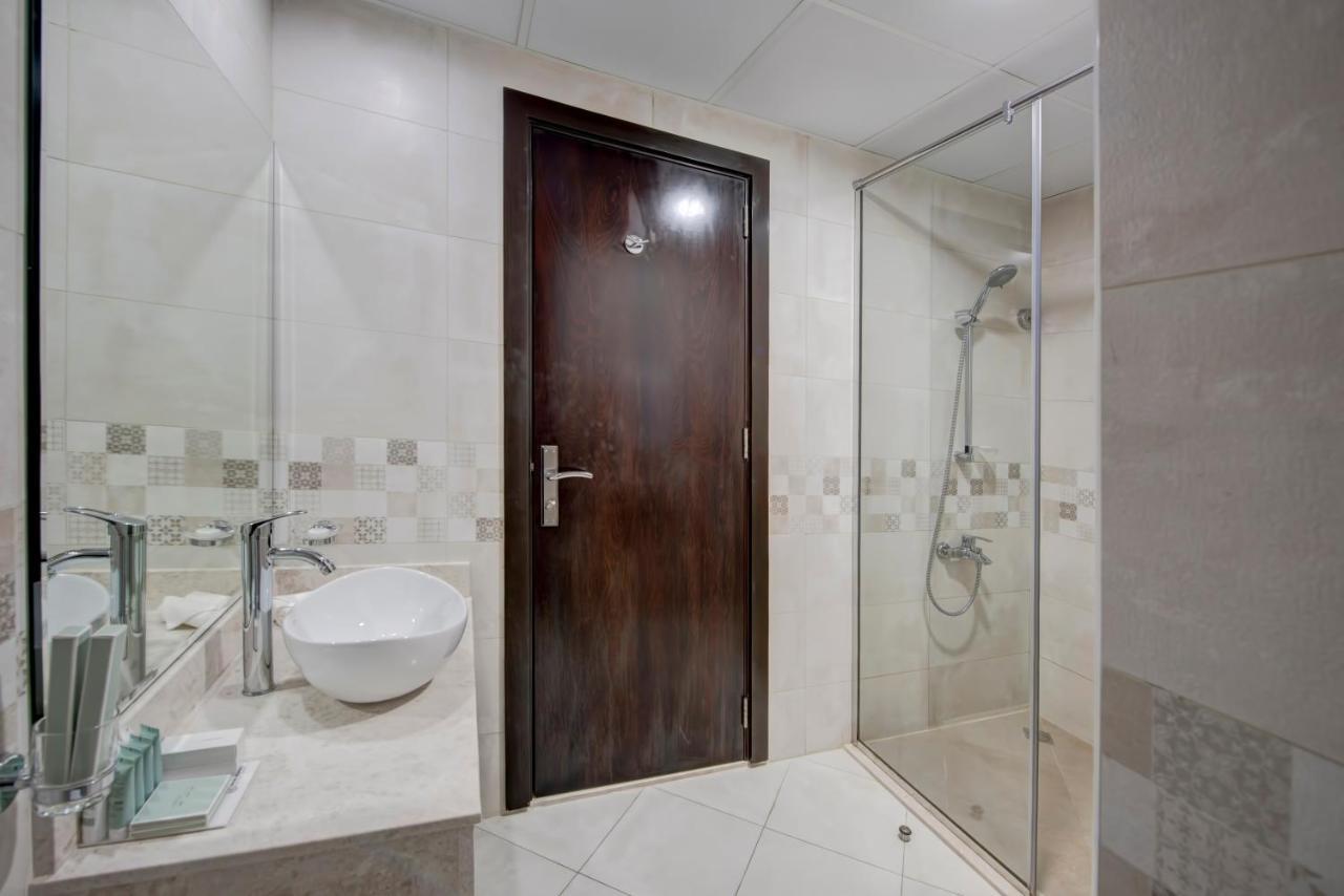 Standard One Bedroom Apartment on F&B